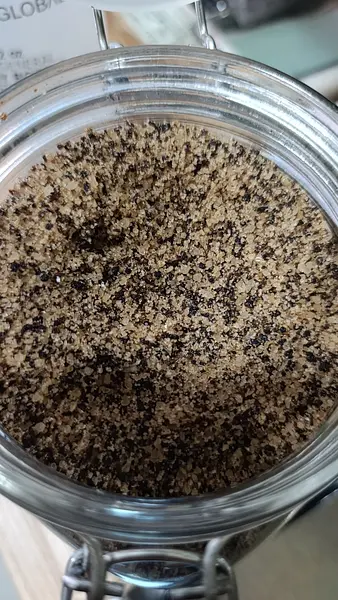 Ajo Negro Con Sal Marina